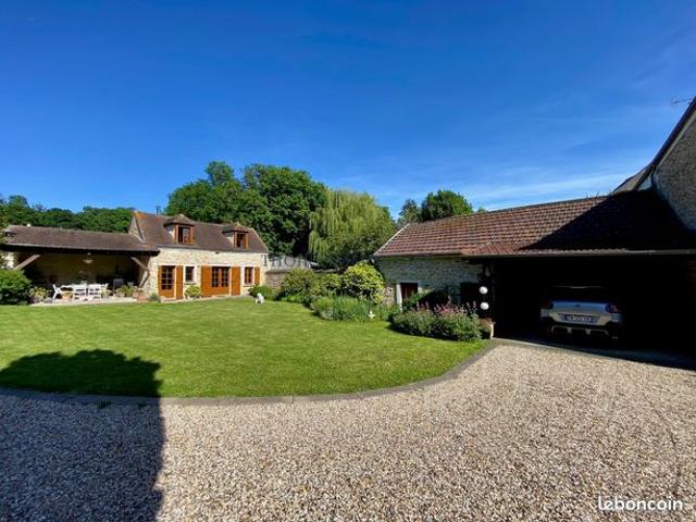 Ferme 8 pièces 211 m²