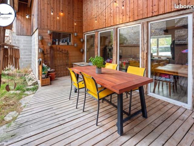 Ferme 10 pièces 220 m²