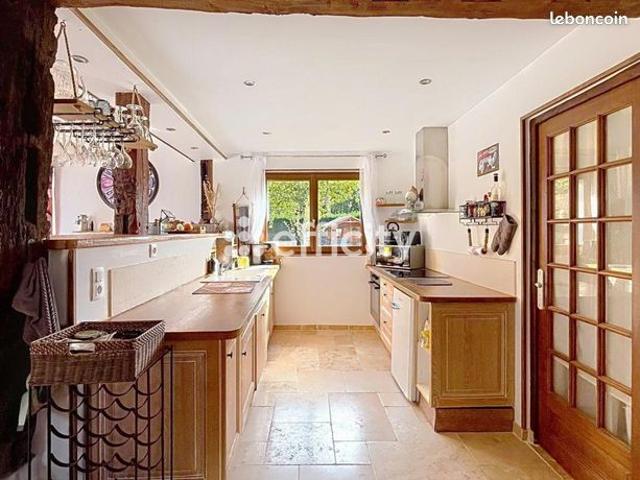 Ferme 11 pièces 222 m²