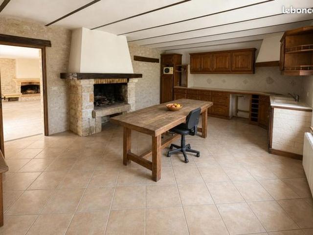 Ferme 14 pièces 256 m²
