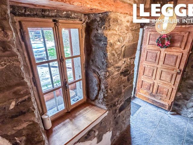 Ferme traditionnelle rustique de six chambres située près du centre de Samoëns et à 400 m de la télécabine