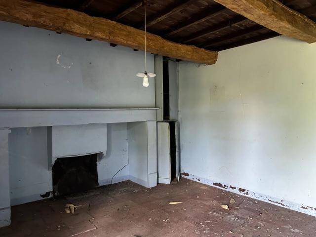 FERME A RENOVER SUR 3,5 HA