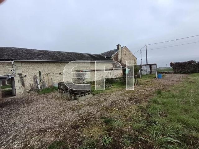 Ferme authentique à Monts sur Guesnes