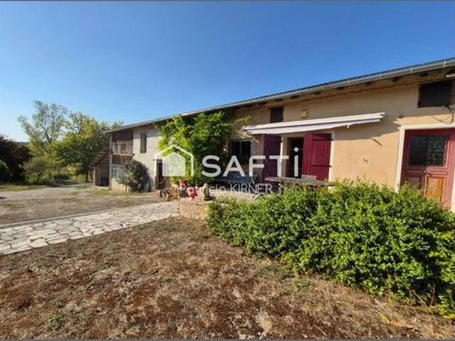 Ferme avec dépendances sur un terrain 20000 m²