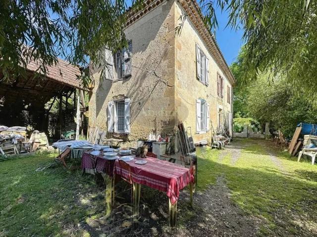 Ferme brocante à rénover