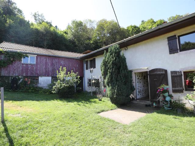 Ferme dans un emplacement panoramique avec 1,7 ha de terrain 180m² Plainfaing