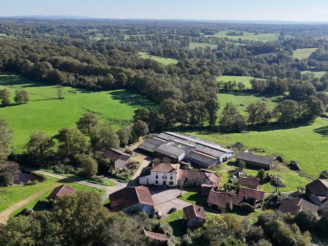 Ferme de 97 hectares 150m² Saint Maurice des Lions