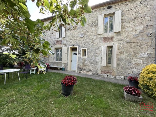 Ferme de charme avec vue sur lac 145m² Saint Caprais de Lerm