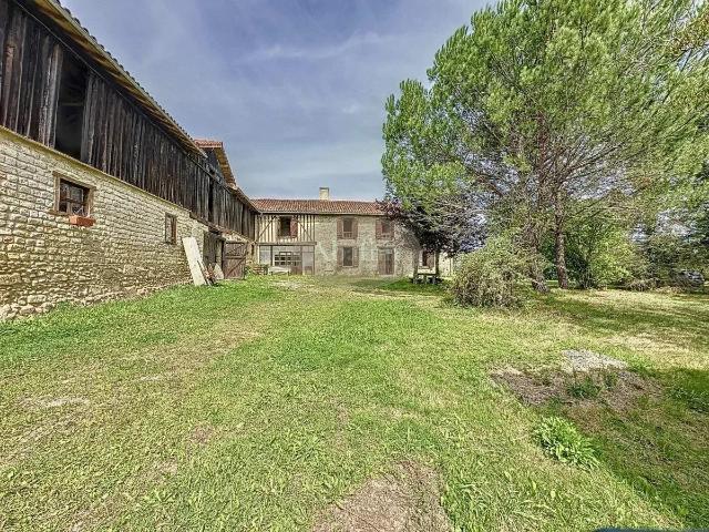 Ferme, dépendances 4 Ha 170m² Castelnau Magnoac