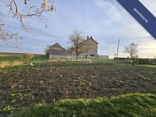 Ferme dépendances pâturage et terrain constructible