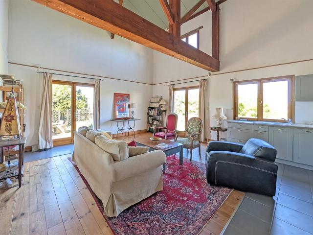 Ferme en pierre à l'orée du village 176m² Monbahus