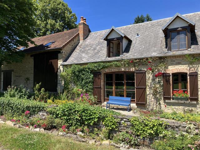 Ferme familiale avec deux maisons 226m² Préveranges