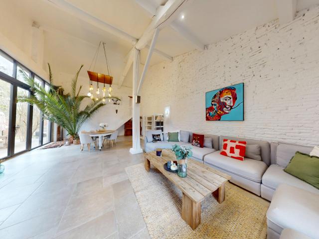 Belle maison ancienne complètement rénovée de plus de 400 m2