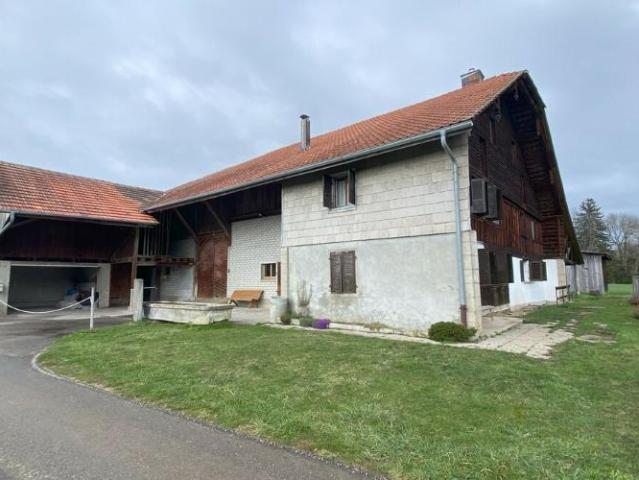 Ferme historique à deux pas du lac à louer pour 6 mois