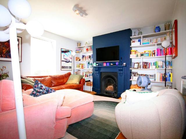 Ferme Park Road, Crouch End, London N8 4 bed maisonette to rent £4,250 pcm £981 pw