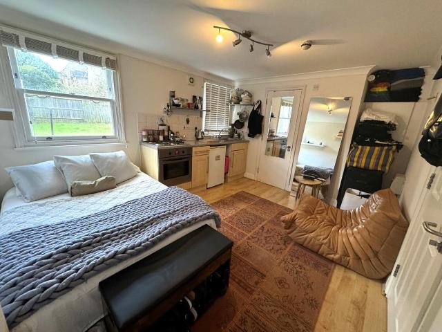 Ferme Park Road, Crouch End, London N8, Studio to rent, £1,150 pcm | PrimeLocation