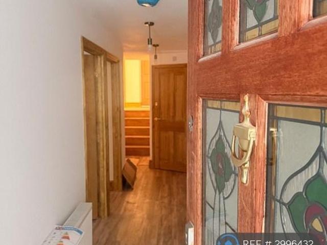 Ferme Park Road, London, N4 2 bed flat to rent £3,250 pcm £750 pw