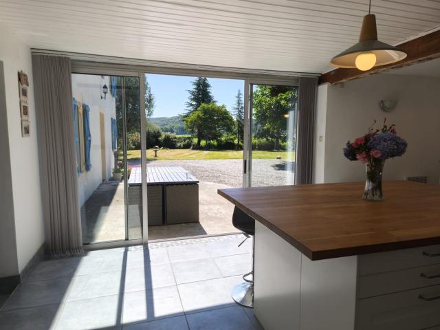 Ferme Rénovée avec Grange, Jardin Arboré et Vue sur la Campa. 176m² Ponsan Soubiran