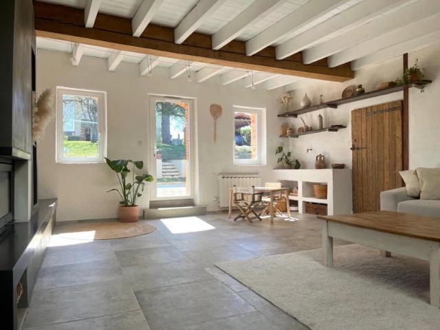 Ferme T4 rénovée de 210 m² avec piscine sur 1648 m² de terrain
