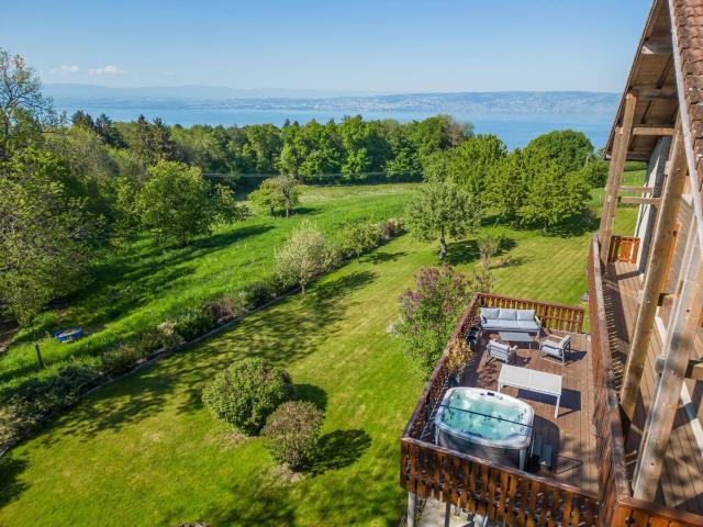 Ferme rénovée + 300m² à aménager, vue panoramique 136m² Saint Paul en Chablais