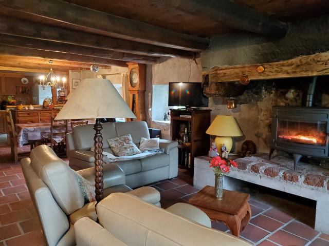 Ferme restaurée avec terrain attenant