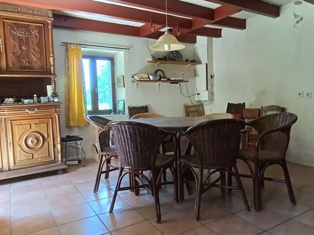 Fermette 10 pièces grande grange Rare à Saint Victor Mon. 213m² Saint Victor Montvianeix