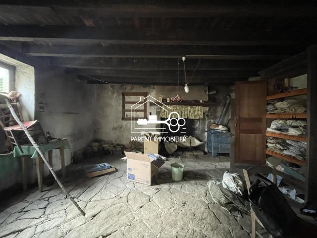 Fermette avec dépendances 5451m2 de terrain Saint Agnant de Versillat
