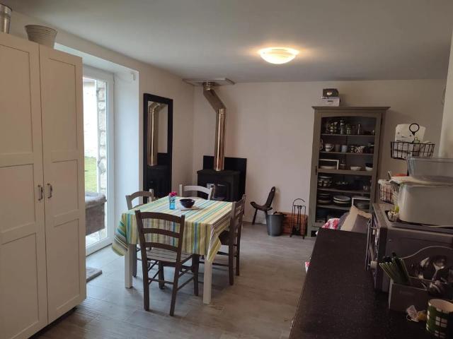 Propriété avec maison, grange, hangar, terrain 1672m²