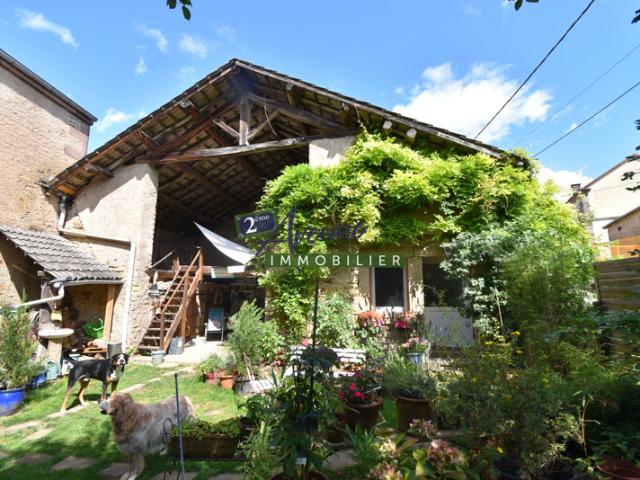 Fermette de village avec gite et jardin