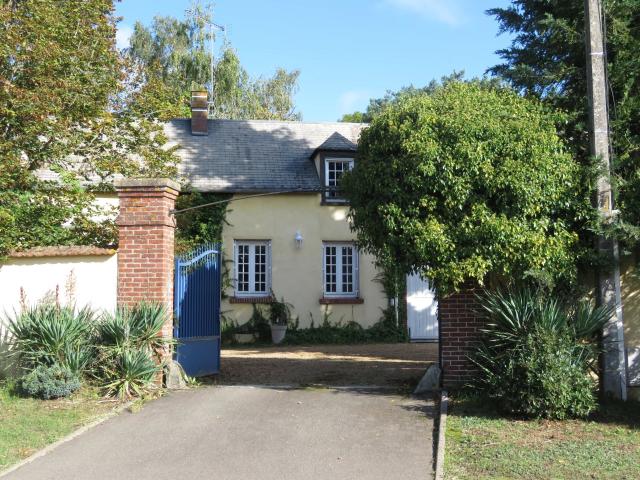 Fermette de charme sur 17 000m² de jardin