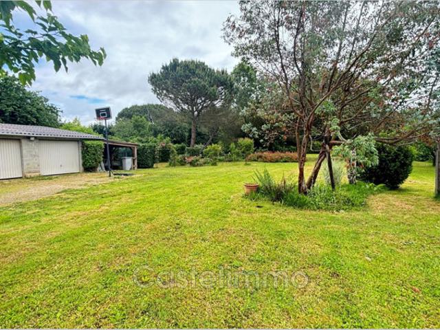 Fermette de plain pied 145 m² avec véranda, terrain de 2 498 m