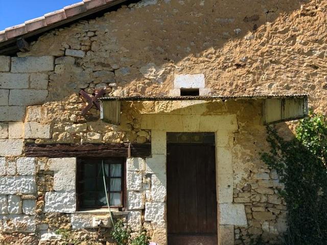 Fermette en pierre 450 m2 avec 3 ha MAREUIL 24 124 700€ FAI