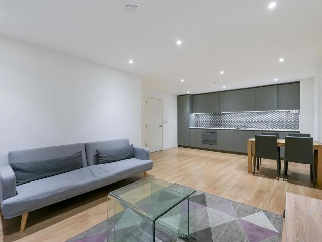 Fermont House, Beaufort Sqaure, Colindale NW9, 2 bed flat to rent, £2,300 pcm | PrimeLocation