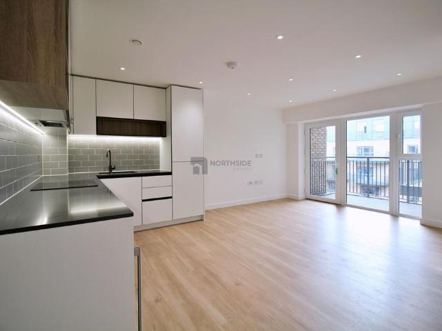 Fermont House, Beaufort Square, London 2 bed flat to rent £2,450 pcm £565 pw
