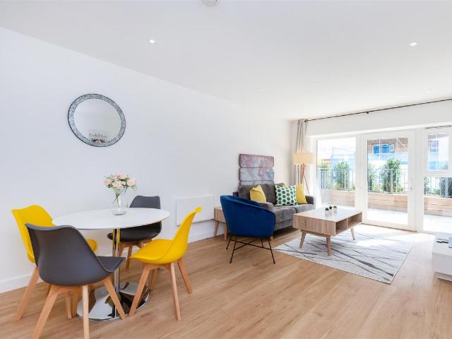 Fermont House, 15 Beaufort Square, Barnet NW9, 2 bed flat to rent, £2,210 pcm | PrimeLocation