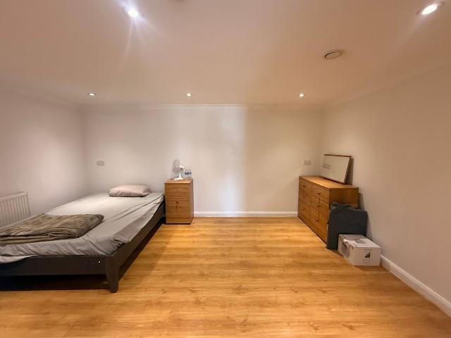 Fermor Crescent, Luton LU2, 1 bed terraced house to rent, £950 pcm | PrimeLocation