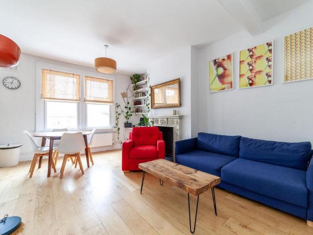 Fermoy Road, London W9 2 bed apartment to rent £2,800 pcm £646 pw