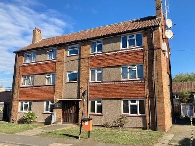 Fern Grove, Feltham TW14, 1 bed flat to rent, £1,400 pcm | PrimeLocation