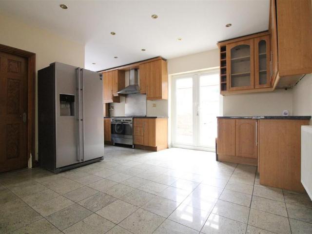 Fern Lane, Hounslow 4 bed semi detached house to rent £2,595 pcm £599 pw