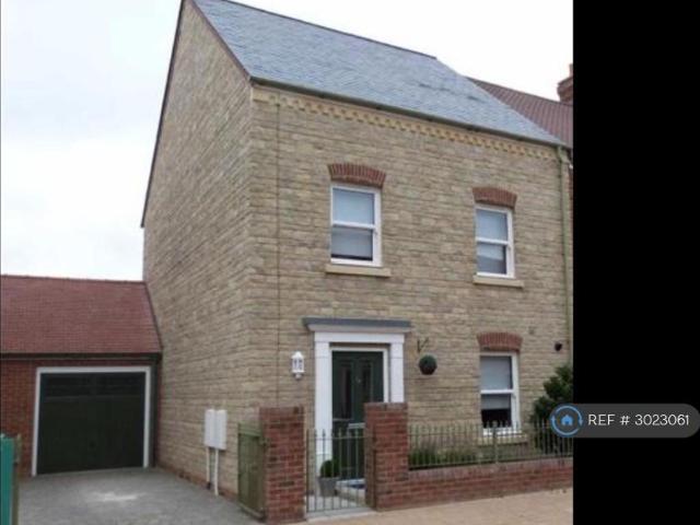 Fernacre Road, Swindon, SN1 4 bed semi detached house to rent £1,850 pcm £427 pw
