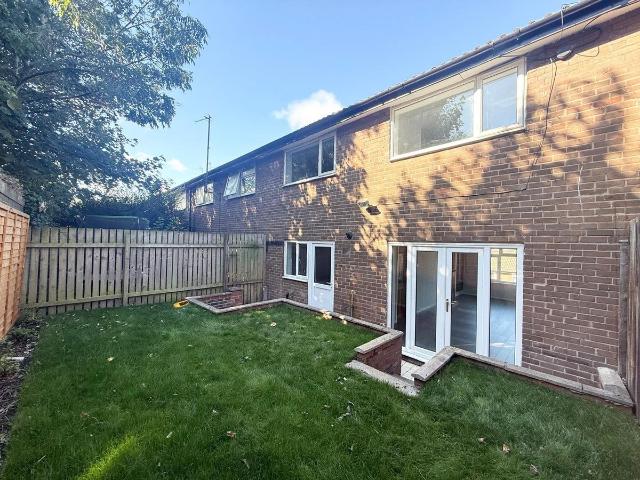 Fernbank Place, Leeds, West Yorkshire LS13, 3 bed detached house to rent, £1,200 pcm | PrimeLocation