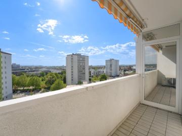 Fernblick 2 Zimmer Wohnung mit Tiefgaragenstellplatz Wels / Neustadt