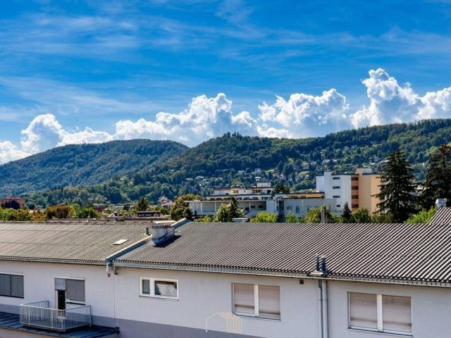CHARMANTE 3‑Zimmer‑Wohnung mit Loggia, Extraküche & TG‑Platz – Fernblick über Eggenberg