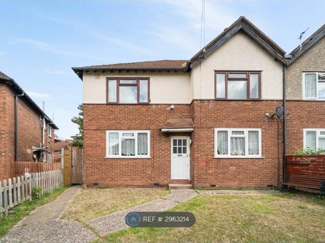 Ferndown Road, London SE9, 3 bed maisonette to rent, £1,850 pcm | PrimeLocation
