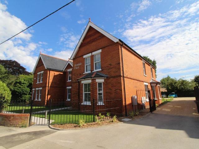 Ferndale Court, 6 West End Road. 3 bed apartment to rent £1,600 pcm £369 pw
