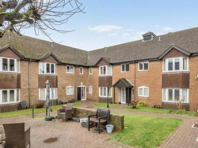Ferndale Court, Thatcham, 2 Bedroom Flat