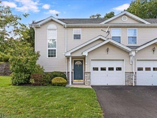 Ferndale Ln, Hardyston, Condo For Sale