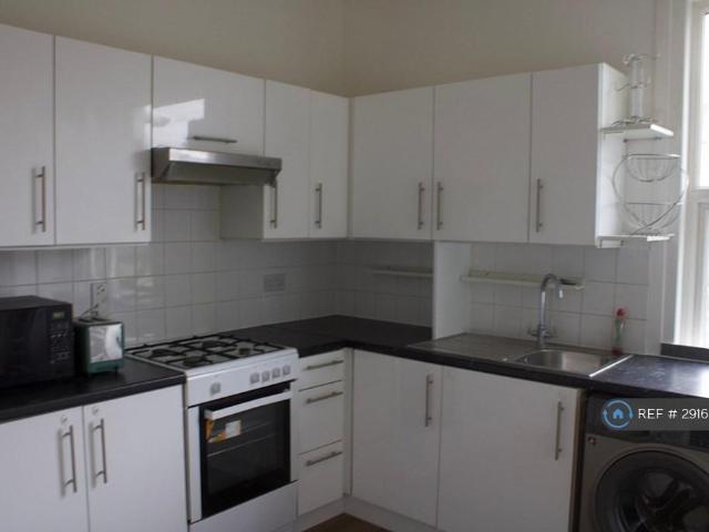 Ferndale Road, London, N15 3 bed flat to rent £2,350 pcm £542 pw