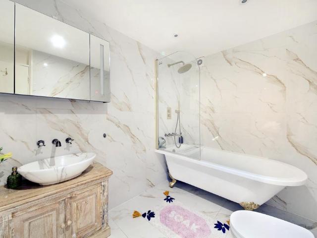 Ferndale Road, London SW4 1 bed terraced house to rent £2,000 pcm £462 pw