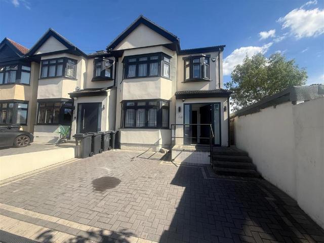 Fernhall Drive, Ilford 4 bed apartment to rent £3,000 pcm £692 pw